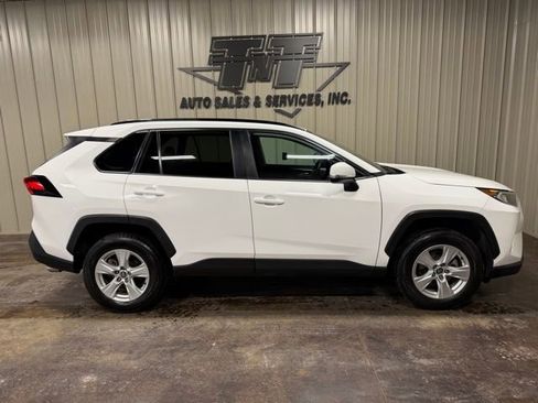 Used 2021 Toyota RAV4 XLE image 7