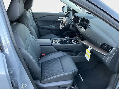New 2026 Nissan Rogue Platinum w/ Tech Package AWD/4WD image 17