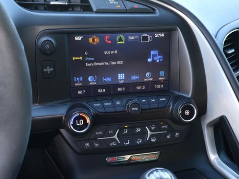 Used 2016 Chevrolet Corvette Z06 w/ 3LZ Preferred Equipment Group image 18