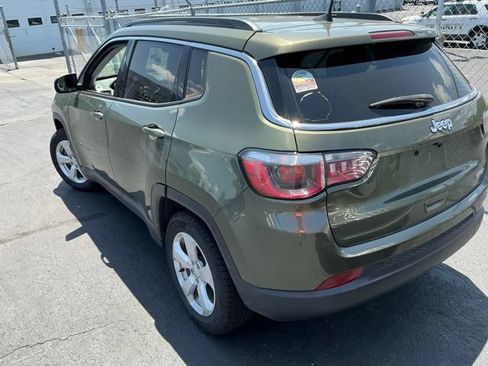Used 2018 Jeep Compass Latitude w/ Popular Equipment Group FWD image 5