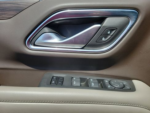 Used 2022 Chevrolet Tahoe Z71 w/ Luxury Package image 7