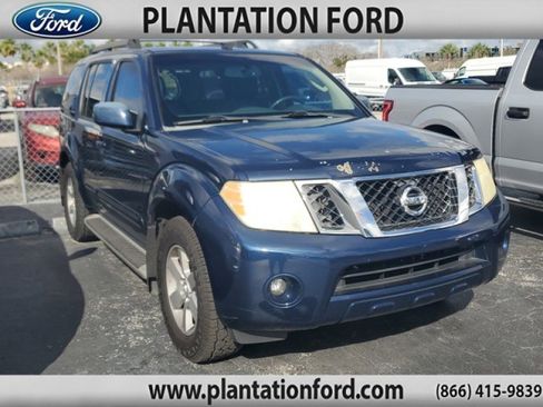 Used 2008 Nissan Pathfinder SE w/ Premium Pkg image 1