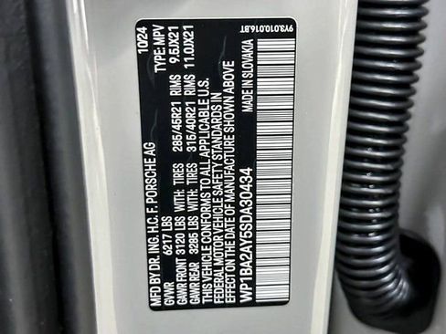 Certified 2025 Porsche Cayenne Coupe image 44