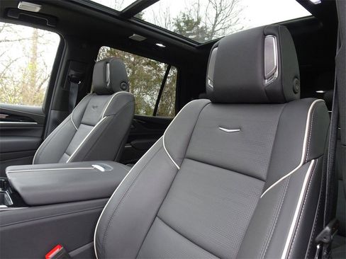 Certified 2024 Cadillac Escalade Sport w/ Touring Package image 11