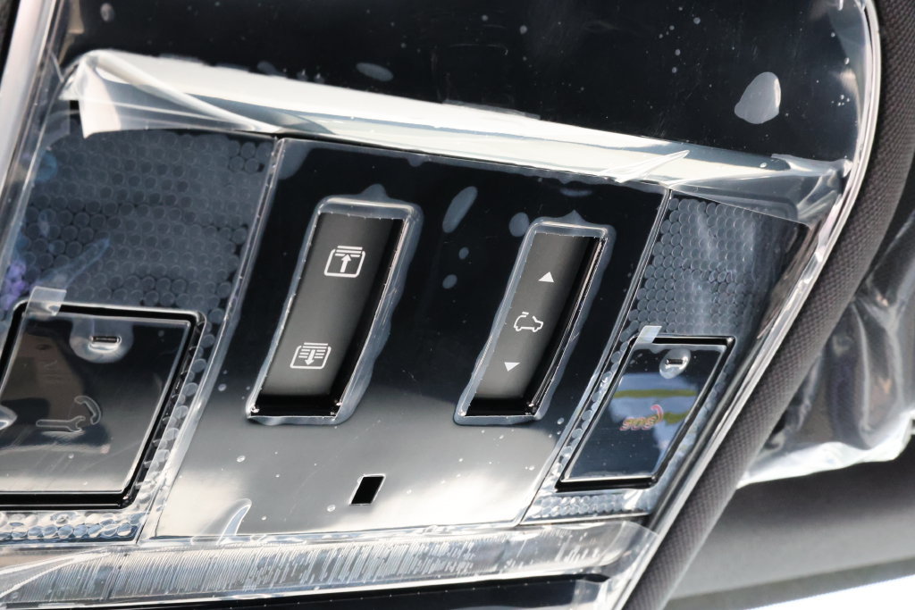 New 2027 Land Rover Range Rover Sport SE AWD/4WD image 25