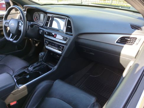 Used 2018 Hyundai Sonata Sport image 13