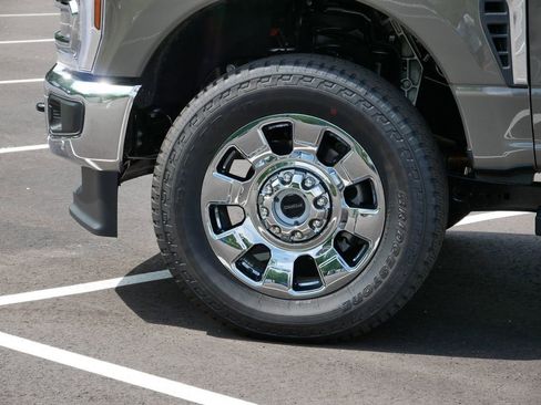 Used 2026 Ford F250 Lariat w/ Lariat Premium Package AWD/4WD image 9