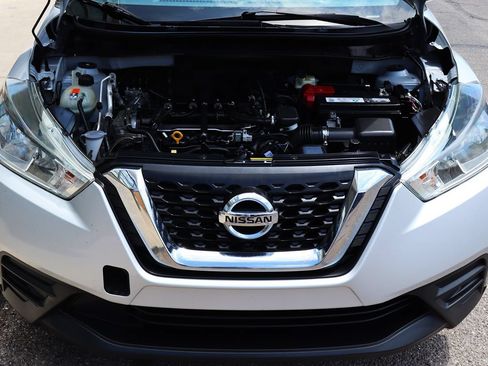 Used 2018 Nissan Kicks SV FWD image 48