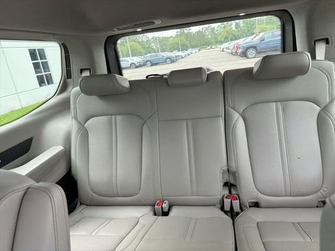 Used 2024 Jeep Wagoneer Series III AWD/4WD image 10