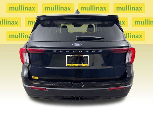 New 2026 Ford Explorer Active RWD image 31