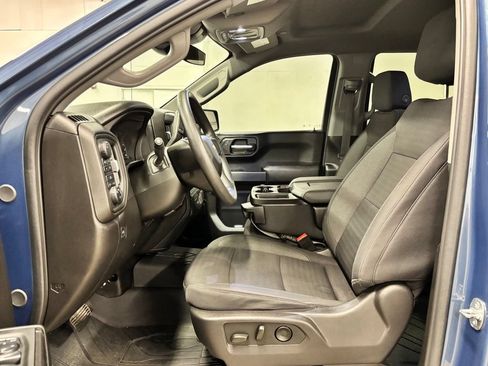 Used 2024 Chevrolet Silverado 1500 Custom w/ Turbomax Blackout Package AWD/4WD image 18