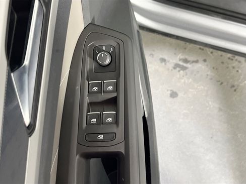 Used 2023 Volkswagen Atlas SEL R-Line image 18