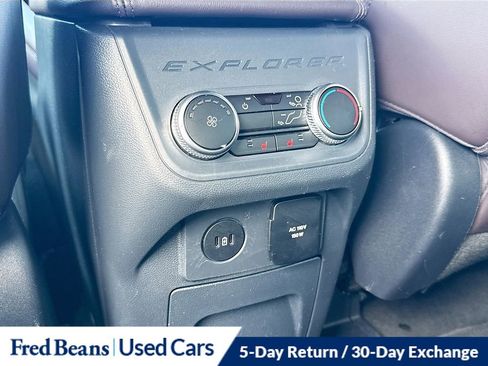 Used 2025 Ford Explorer Platinum w/ LUX Leather Package AWD/4WD image 28