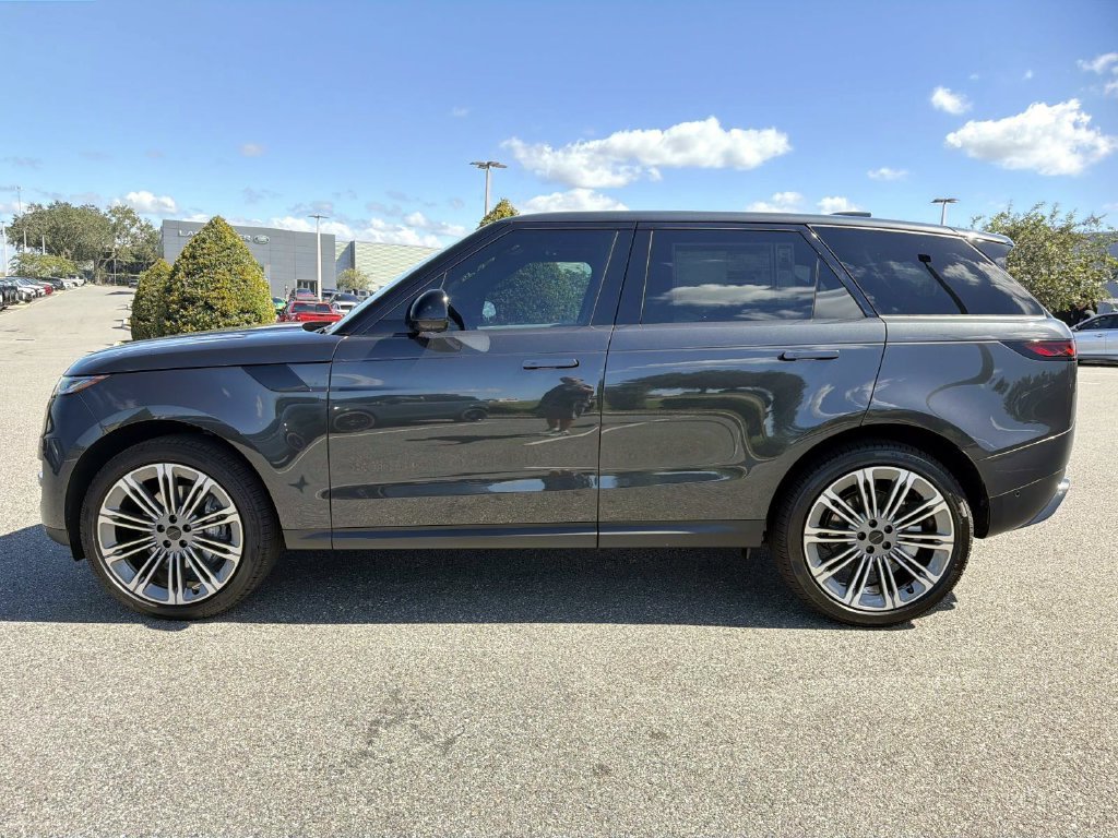 New 2027 Land Rover Range Rover Sport SE AWD/4WD image 2