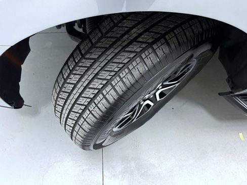 Used 2024 Ford Expedition Max XLT image 24