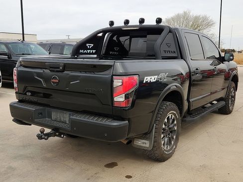Used 2021 Nissan Titan PRO-4X w/ Pro-4x Convenience Package image 3