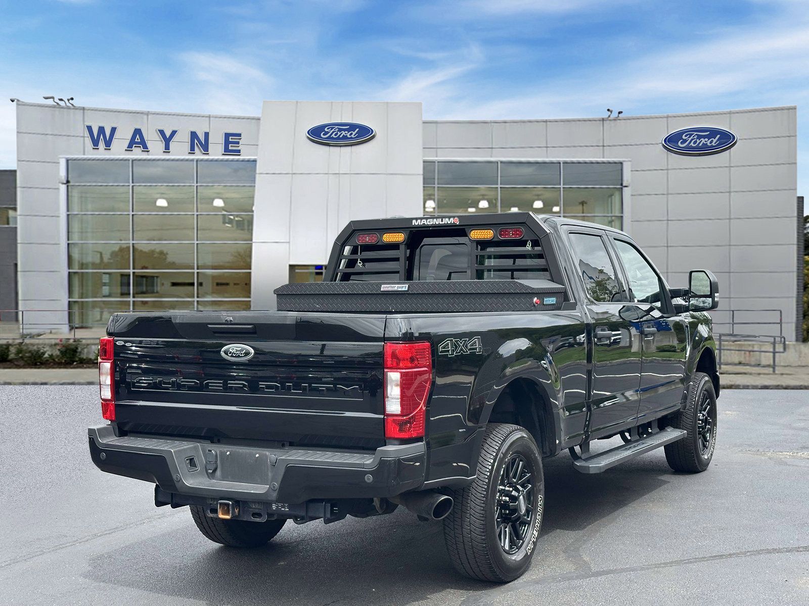 Certified 2022 Ford F250 XLT w/ Black Appearance Package AWD/4WD image 5
