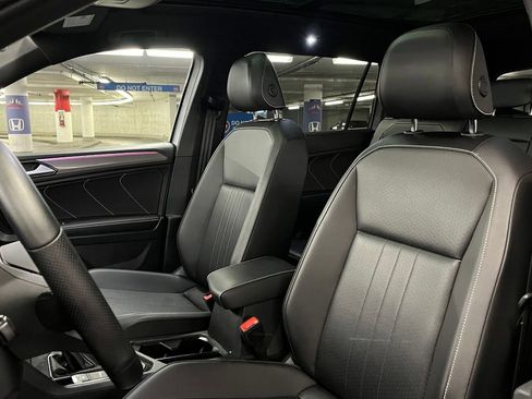 Certified 2022 Volkswagen Tiguan SE R-Line FWD image 20