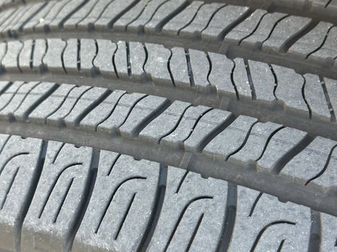 Used 2021 Toyota RAV4 XLE image 12