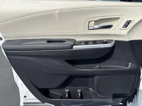 New 2026 Toyota Sienna Platinum AWD/4WD image 17