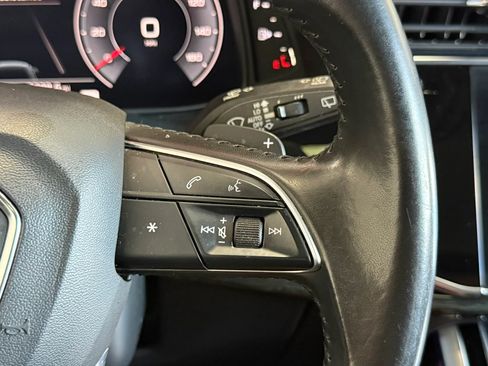 Used 2019 Audi Q8 Prestige AWD/4WD image 12