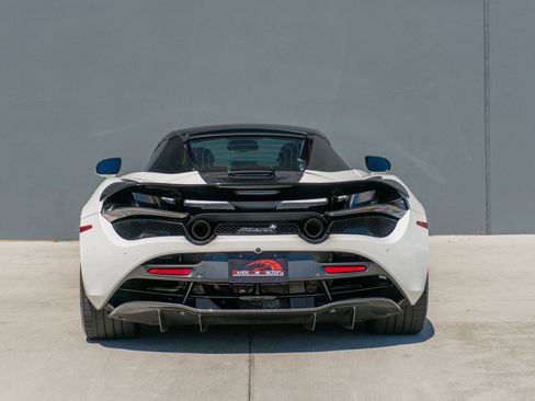 Used 2021 McLaren 720S Spider image 9