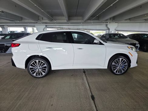 New 2026 BMW X2 xDrive28i w/ Technology Package AWD/4WD image 3