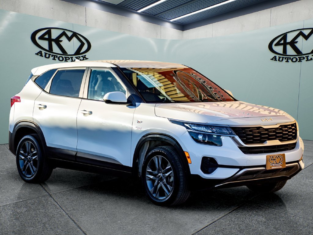 Used 2023 Kia Seltos LX AWD/4WD image 1