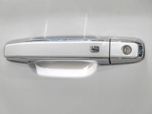 Used 2017 GMC Yukon Denali w/ Open Road Package image 43