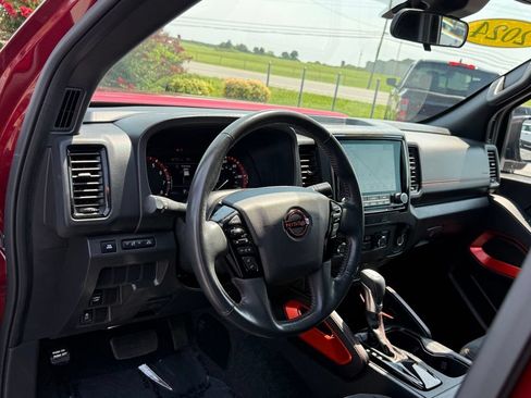 Used 2024 Nissan Frontier Pro-X RWD image 3