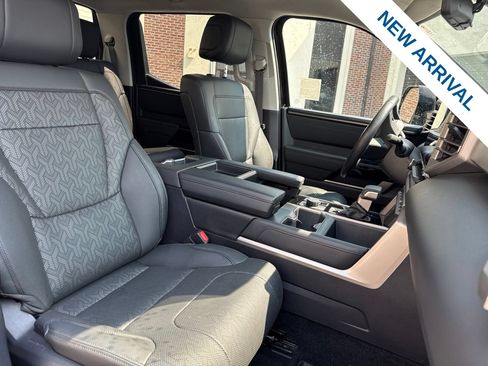 Used 2024 Toyota Tundra Limited AWD/4WD image 9