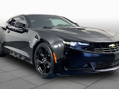 Used 2019 Chevrolet Camaro LT RWD image 3