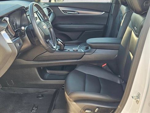 Used 2024 Cadillac XT6 Luxury w/ LPO, Floor Liner Package AWD/4WD image 16