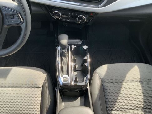 Used 2025 Chevrolet Trax LT FWD image 39