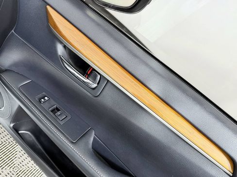 Used 2014 Lexus ES 300h w/ Luxury Package w/Bamboo Trim FWD image 38