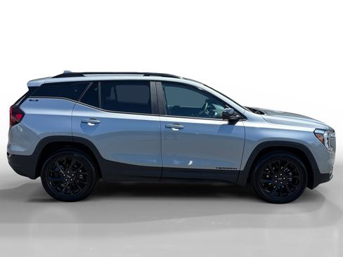 Used 2023 GMC Terrain SLE w/ Driver Convenience Package FWD image 6
