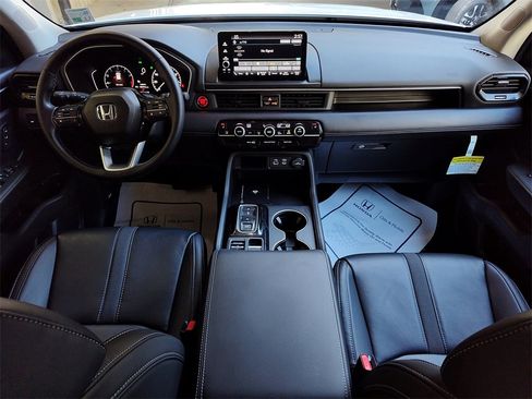 Certified 2025 Honda Pilot EX-L image 28