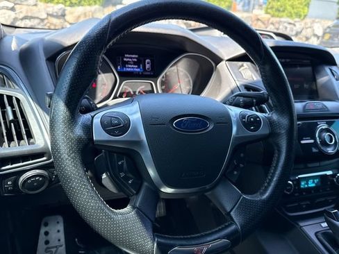 Used 2013 Ford Focus ST FWD image 13