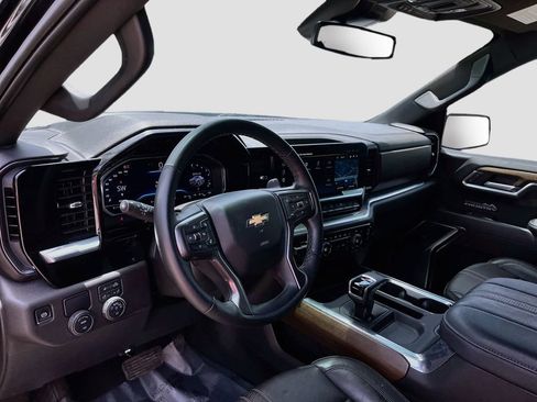 Used 2025 Chevrolet Silverado 1500 High Country w/ Midnight Edition RWD image 9