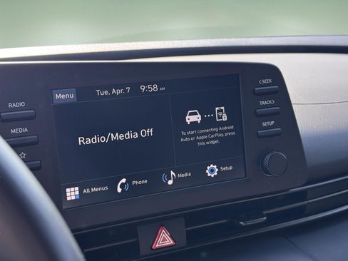 Used 2025 Hyundai Elantra Sport image 17