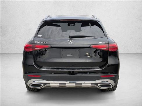 Used 2025 Mercedes-Benz GLC 300 4MATIC image 6