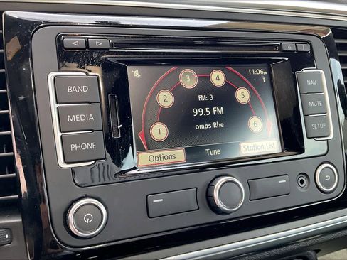 Used 2014 Volkswagen Beetle R-Line image 27