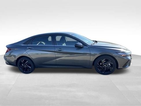 New 2026 Hyundai Elantra SEL Sport image 6