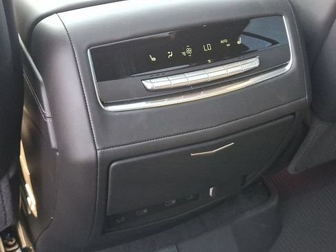 Used 2026 Cadillac Escalade Platinum Sport w/ LPO, Floor Liner Package AWD/4WD image 9