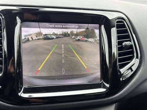 Used 2019 Jeep Compass Limited image 18