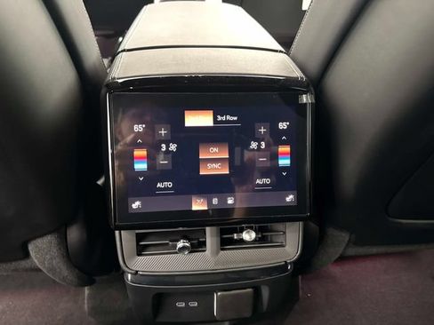 New 2026 Cadillac Vistiq Luxury w/ LPO, Floor Liner Package AWD/4WD image 16