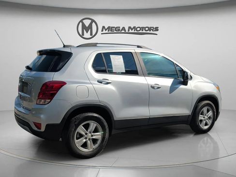 Used 2021 Chevrolet Trax LT AWD/4WD image 8