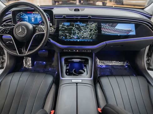 Used 2025 Mercedes-Benz E 350 4MATIC Sedan image 25