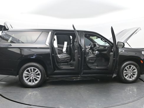 Used 2021 GMC Yukon XL SLT image 41