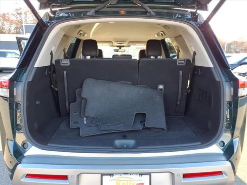 Certified 2024 Nissan Pathfinder SL w/ Black Appearance Package image 15